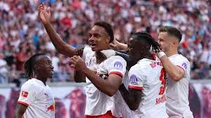 九游娱乐 RB莱比锡中场主导比赛节奏