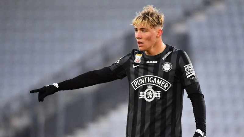 职业生涯起步：九游娱乐·拉斯穆斯·霍伊伦德的首秀